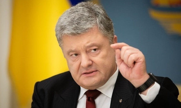 Порошенко объявил о прекращении военного положения в Украине