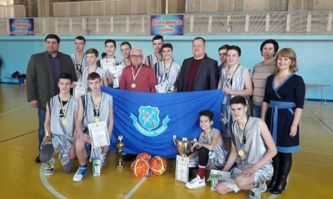 В турнире имени Гурова победила команда Терновского района