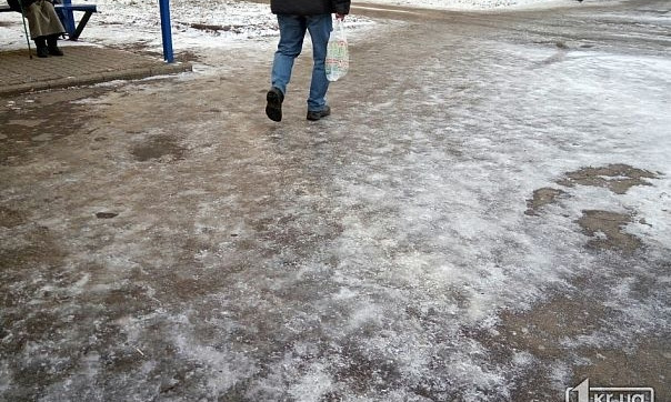 Куда в Кривом Роге не доехала снегоуборочная техника?