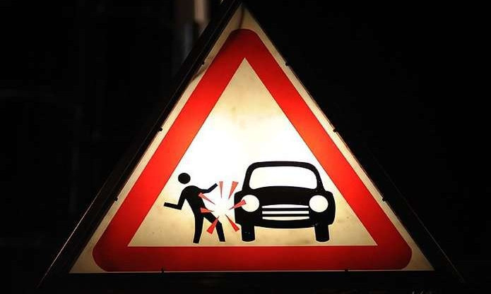В Долгинцевском районе Кривого Рога автомобиль сбил пешехода и скрылся с места аварии