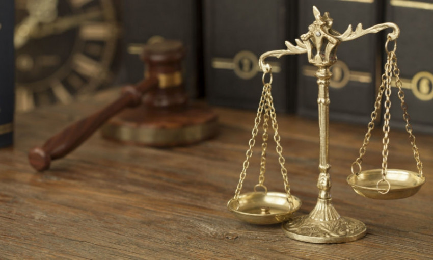 Мінфін пропонує урізати посадові оклади суддів
