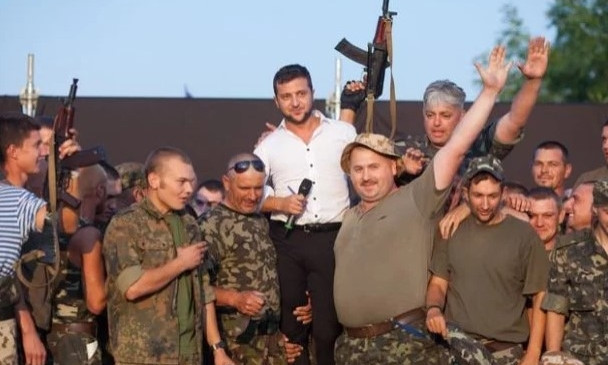 "Повестку выписывал лично": офицер рассказал, что Зеленский не явился в военкомат