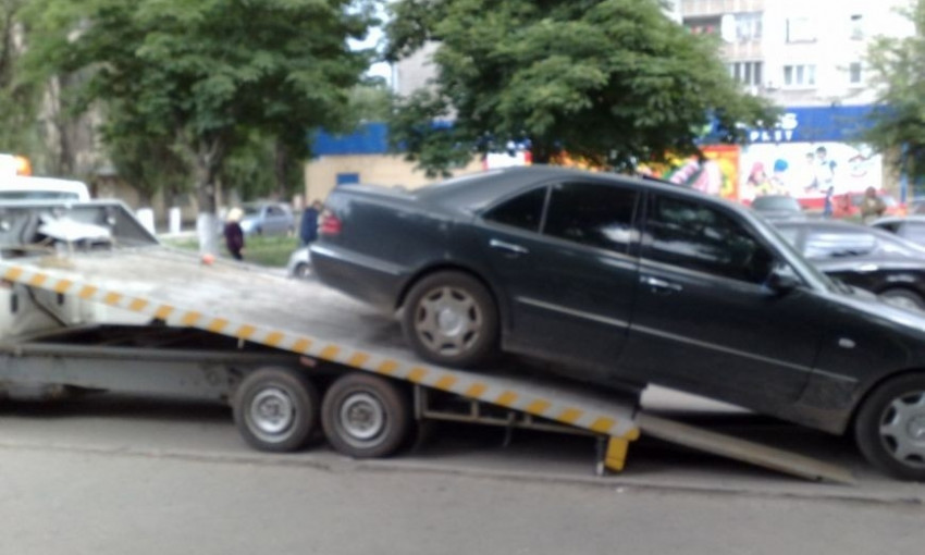 Борьба с нарушителями: полиция может эвакуировать автомобиль, припаркованный неправильно