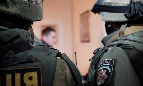 У будинку і в офісі Савченко відбуваються обшуки: що шукають?