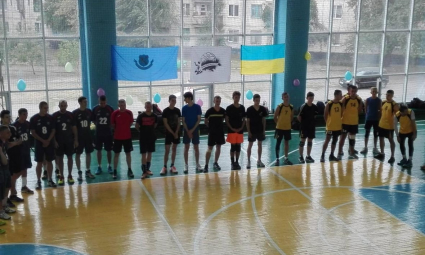 Волейбольная команда Кривого Рога отметила свой юбилей