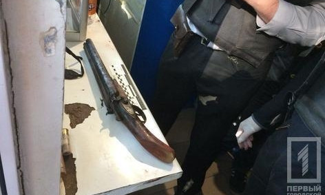 Мужчина устроил стрельбу в одном из магазинов техники в Кривом Роге