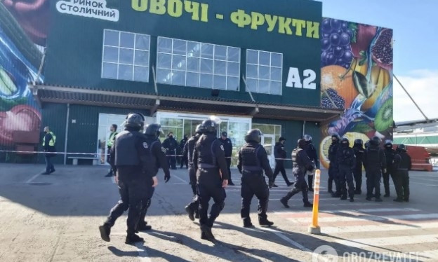 "Титушки" захватили рынок "Столичный" в Киеве, работает спецназ (ФОТО, ВИДЕО)