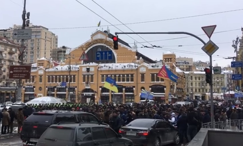 Рух на Хрещатику заблокували ветерани: відео