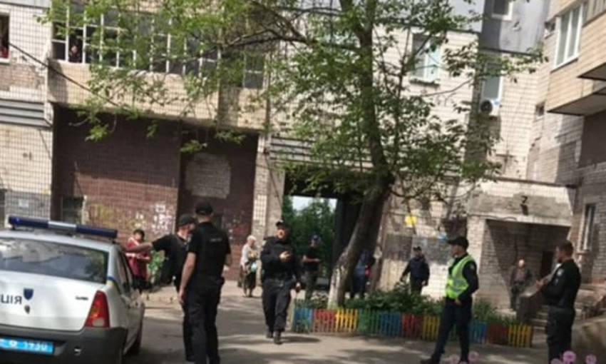 В Кривом Роге снова заминировали дом, где проживают родители Президента