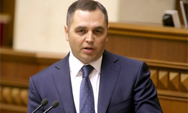 В Минобразования перепишут учебники по истории о Революции достоинства по иску Андрея Портнова