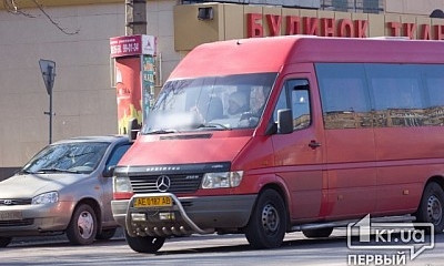 В Кривом Роге из маршрутки на ходу выпала пассажирка