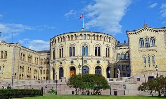 Норвегия обвинила Россию в кибератаке на свой парламент в День Независимости Украины