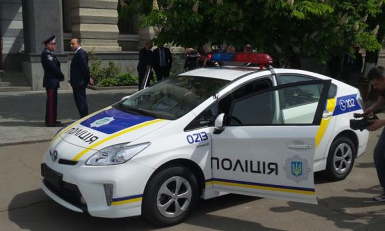 Пациентку с COVID-19, которая сбежала со столичной больницы, нашли в Ивано-Франковске и отправили лечиться принудительно