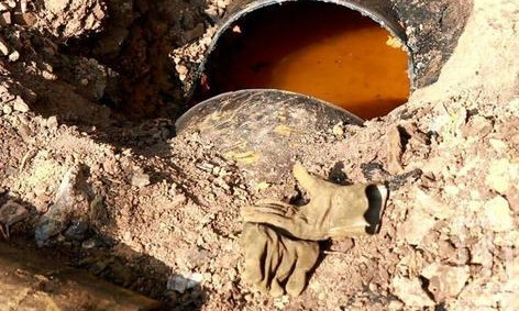 Под Кривым Рогом "черные металлисты" пытались украсть трубы