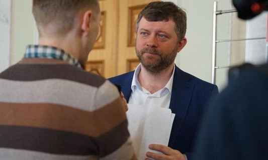Глава партии «Слуга народа» намерен удрать на отдых за границу