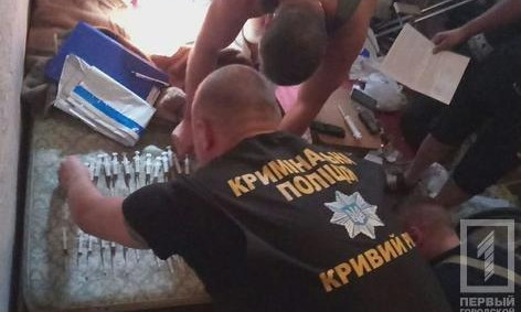 В Долгинцевском районе полицейские изъяли почти 40 шприцев с опием