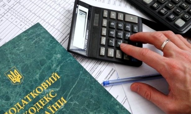 Слуга Народа меняет налоги: заплатят металлурги и курильщики