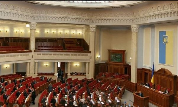 Украинцам хотят дать возможность отзывать народных депутатов