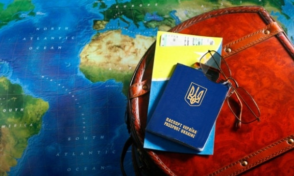 Без записи: в Кривом Роге в центре "Виза" биометрические загранпаспорта оформляют без предварительной записи