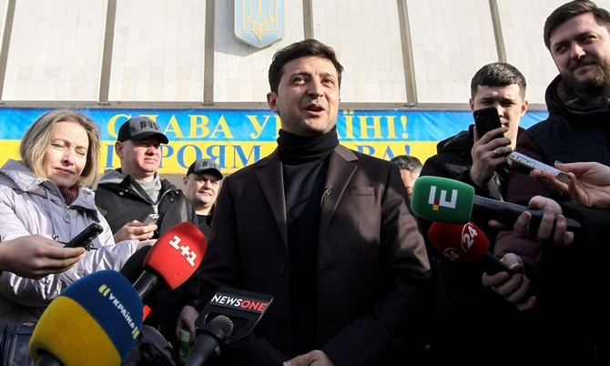 Электоральный рейтинг президента Зеленского упал: он составляет менее 40 процентов (ФОТО)