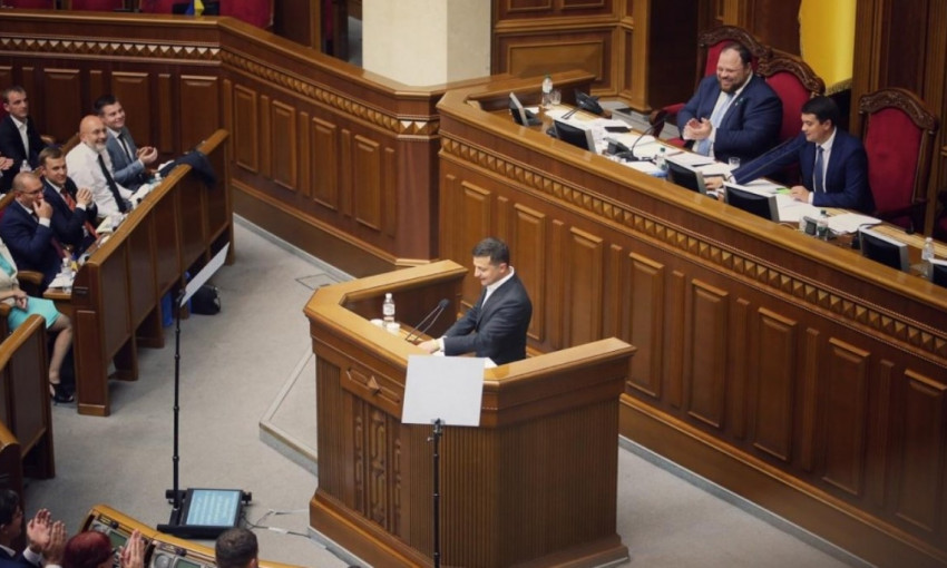 Владимир Зеленский отправил «слуг народа» на Донбасс