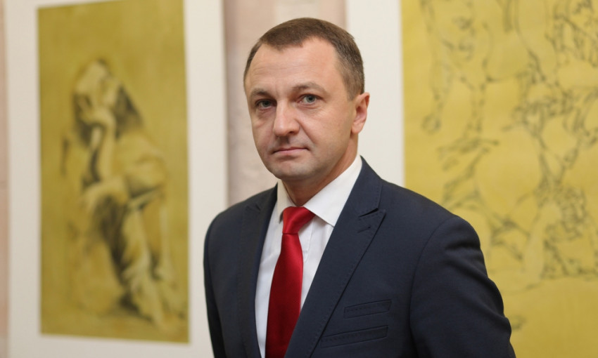 Языковой омбудсмен рассказал, как будут наказывать депутатов и чиновников за нежелание говорить на украинском