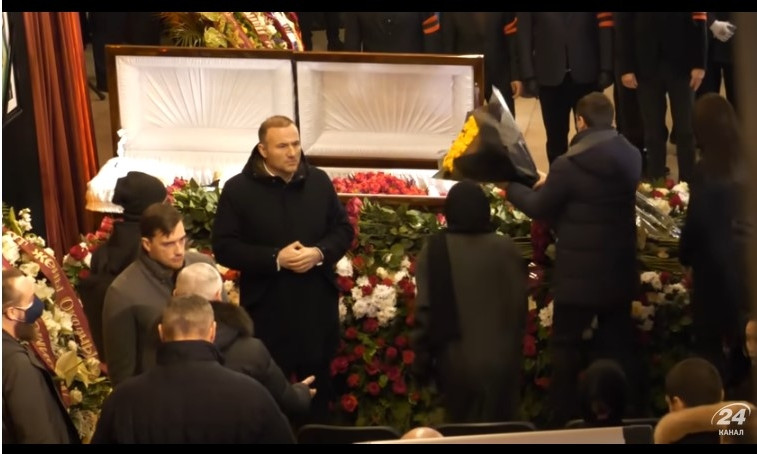 "Спи, мой хороший", - супруга Кернеса опубликовала  памятное видео с похорон