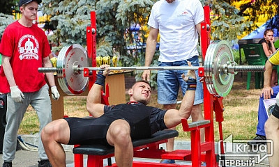 Спорт ради жизни: благотворительный турнир по тяжелой атлетике 