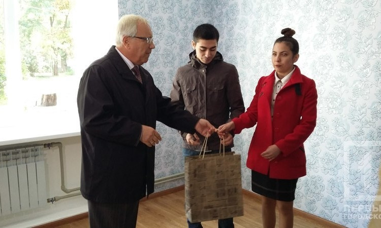 В Кривом Роге для испанских сирот отремонтировали квартиру