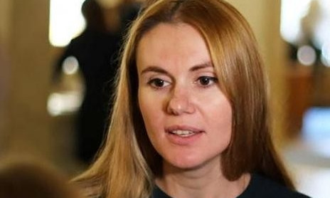Платят "послушным", а "послушность" определяется результатами голосования: Скороход рассказала о зарплатах в конверте (ВИДЕО) 