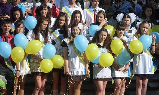 Сегодня выпускники прощаются со школой