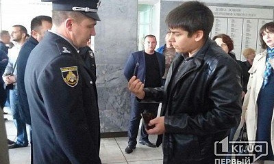 В Кривом Роге произошел конфликт между депутатом горсовета и журналистом