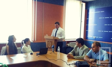 Студентам КЭИ лекцию провел глава Долгинцевского района