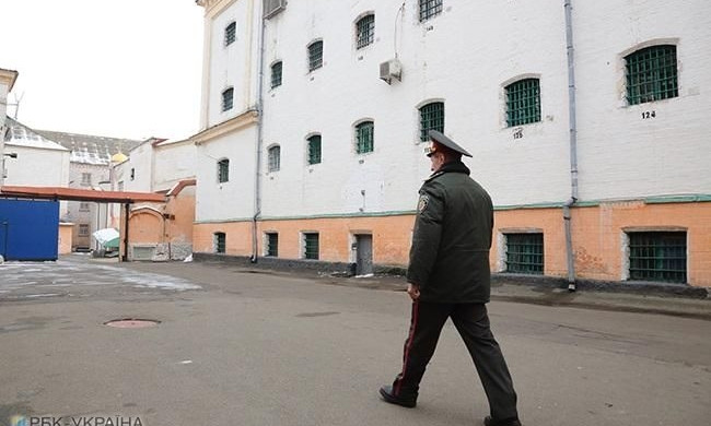 Жуткий барак: в сети показали фото из СИЗО, где живут люди, которых еще не осудили