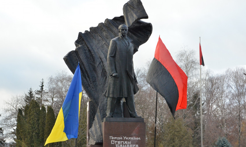 Степану Бандере намерены вернуть звание Героя Украины