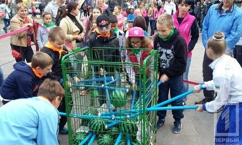 В Криворожской педгимназии прошел праздник семьи и спорта