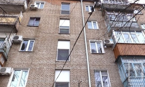 Суицид в Саксаганском районе: пенсионерка выбросилась из окна