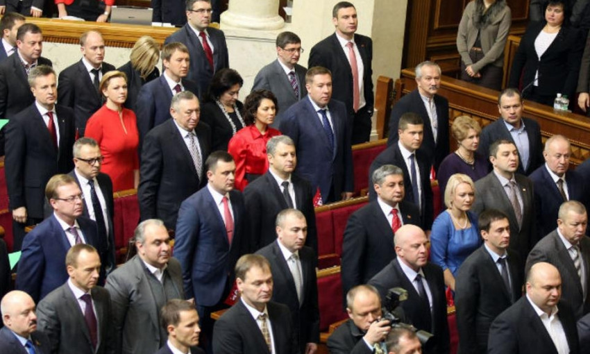 Стало відомо, скільки депутатам виплатили відпускних