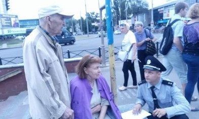 Неизвестный метальщик яйца с зеленкой травмировал пожилую криворожанку 