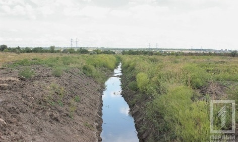 Жителей Веселых Тернов спасли от подтопления, расчистив водоотводящую систему