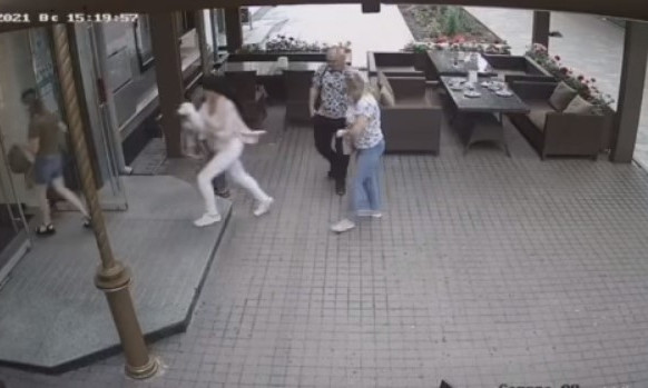 В Полтаве посетители кафе чудом уцелели (ВИДЕО)