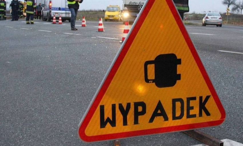 В Польше водитель на BMW врезался в группу пешеходов, погибло трое молодых украинцев