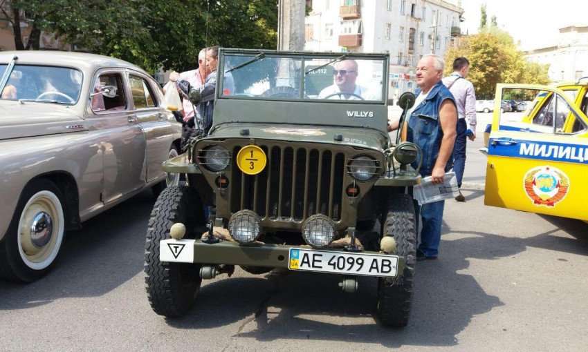 В Кривом Роге проходит выставка ретро-мобилей