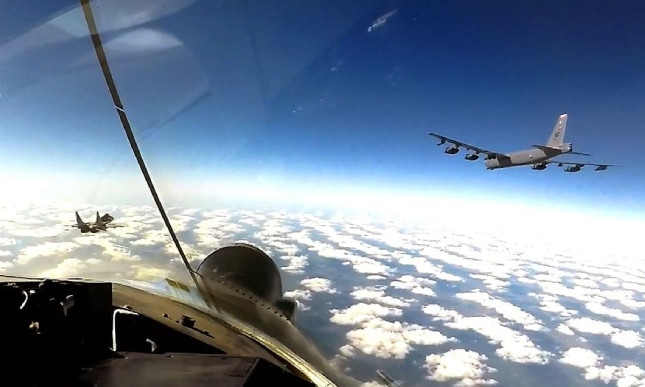 Три бомбардировщика США вошли в воздушное пространство Украины