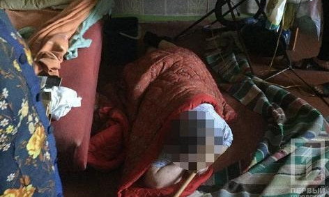 Криворожские спасатели освободили из запертой квартиры 73-летнюю женщину