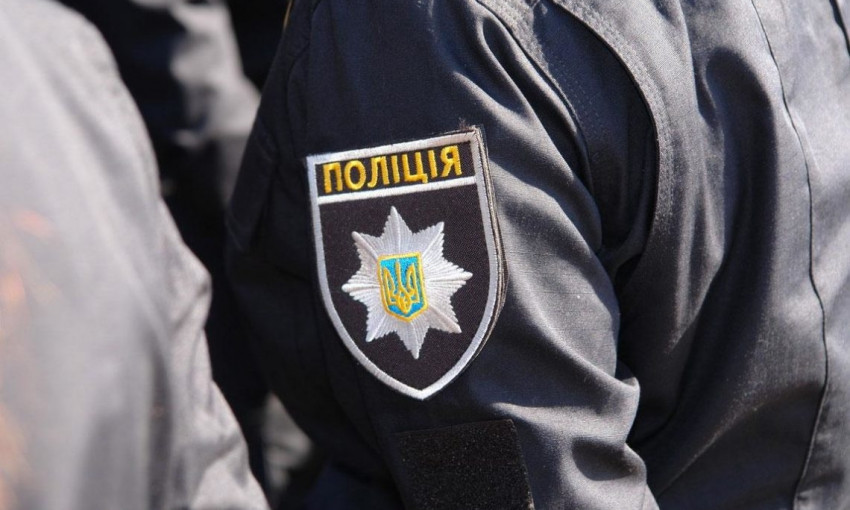 Неизвестный украинец подарил криворожской полицейской 642 тысячи 