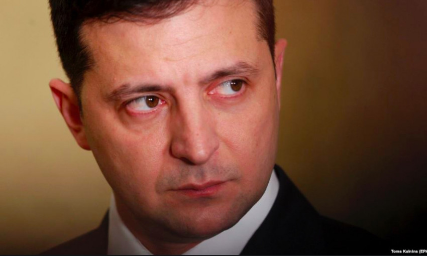 Владимир Зеленский прервал свою поездку в Оман и экстренно возвращается в Украину (ФОТО)