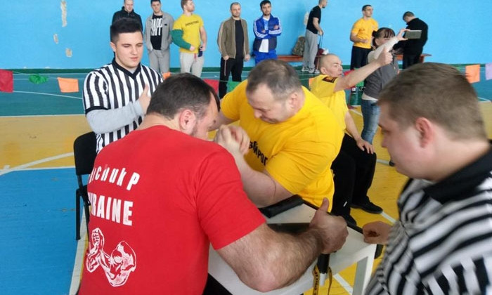 Криворожские спортсмены отвоевали первенство в области по армспорте