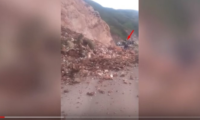 Необачну жінку завалило камінням на очах очевидців: відео