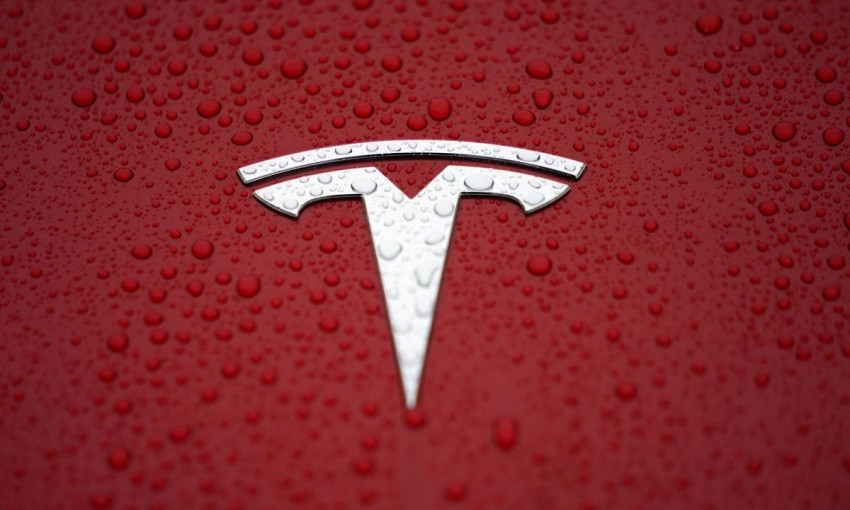 Водитель Tesla Model 3 установил рекорд, проехав за сутки 2781 километр